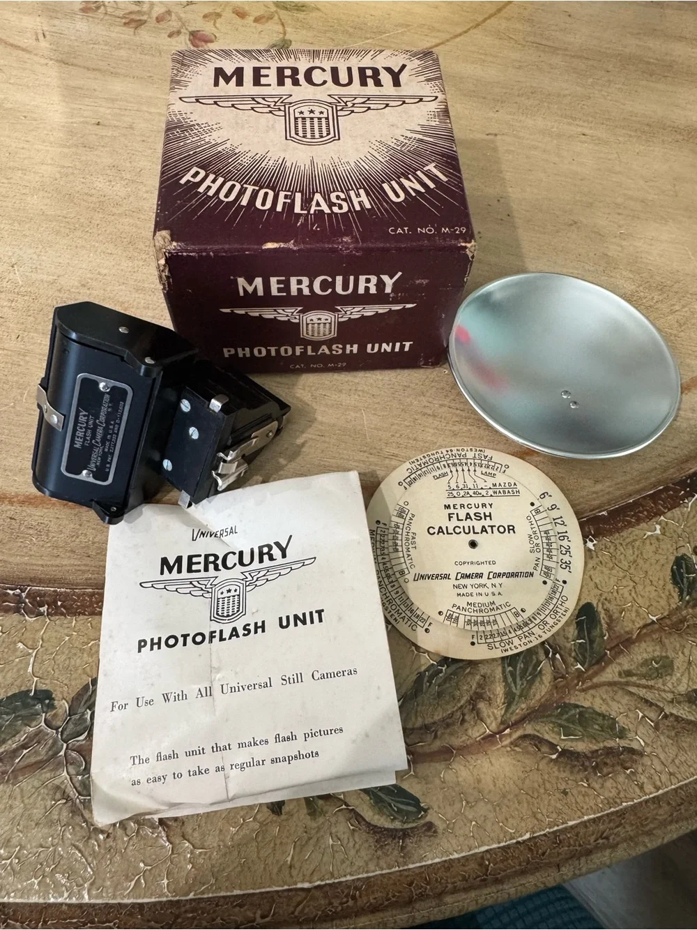 Vintage Mercury Photo Flash Unit - Universal Camera Corp